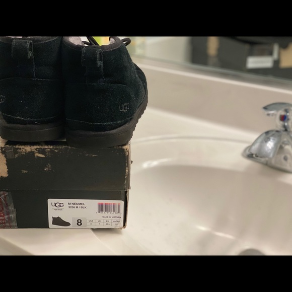 Me uggs size 8 - Picture 5 of 7